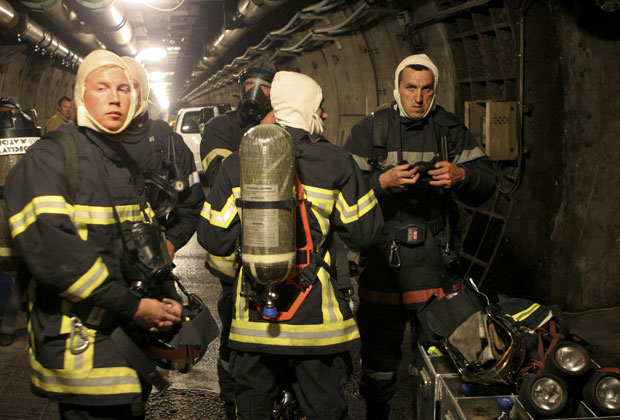 Channel tunnel fire 1.jpg